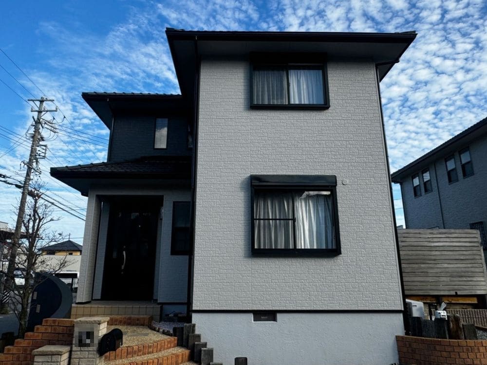 Y様(奈良市日永西)_施工後_外壁全体 (4) (1) 奈良市の外壁塗装、防水工事をリペイント匠が施工した写真