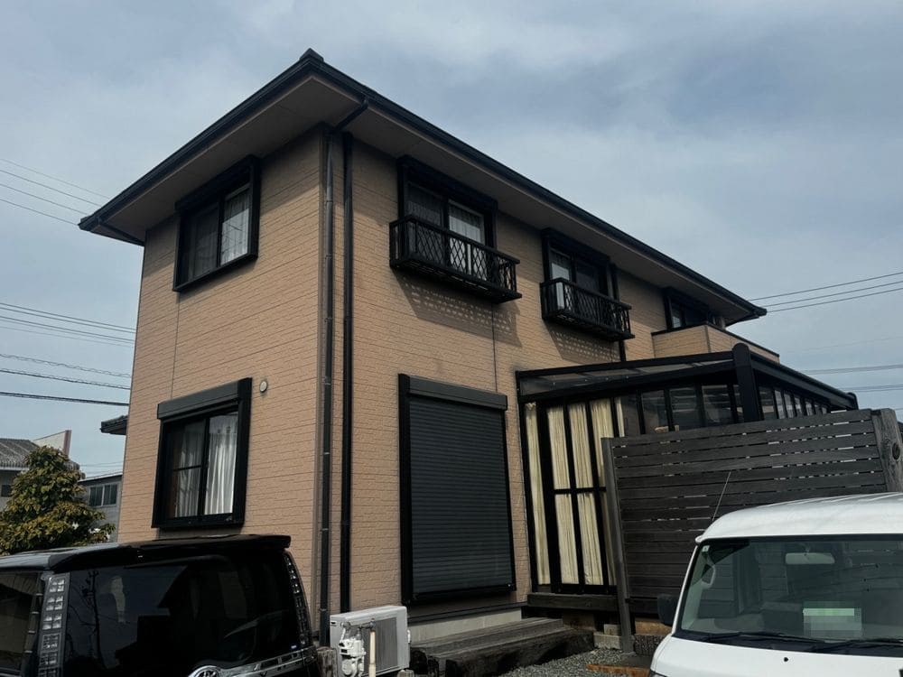 Y様(奈良市日永西)_施工前_外壁全体 奈良市の外壁塗装、防水工事をリペイント匠が施工した写真