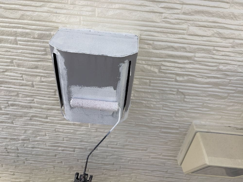 N様(四日市)換気フード(下塗り) 奈良市の外壁塗装、屋根塗装、防水工事をリペイント匠が施工した写真