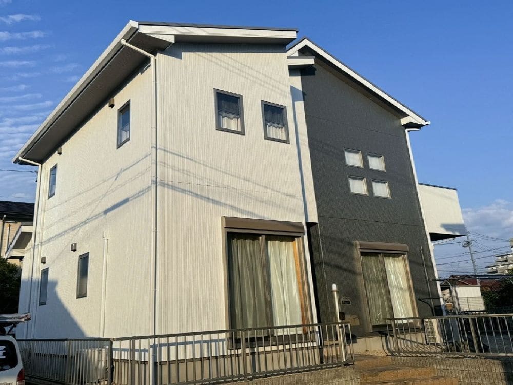 I様(四日市)_施工後_外壁全体 (2) 奈良市の外壁塗装、屋根塗装、防水工事をリペイント匠が施工した写真