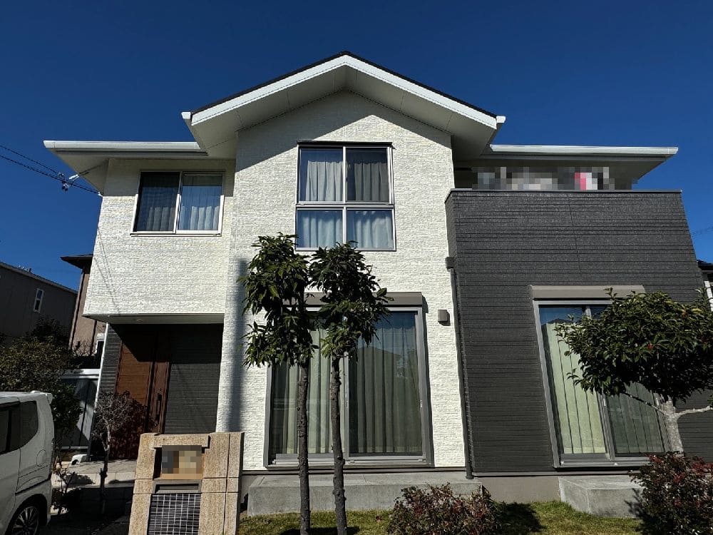 N様(四日市)施工後_外壁全体 (2) 奈良市の外壁塗装、屋根塗装、防水工事をリペイント匠が施工した写真