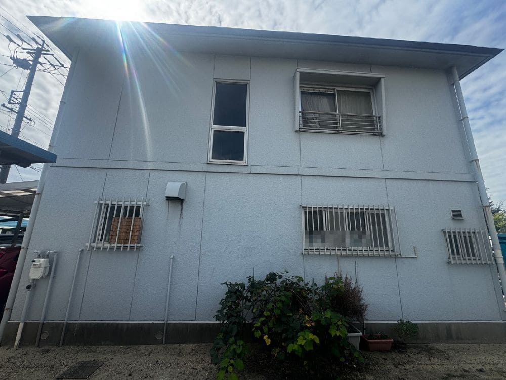 I様(四日市)施工前_外壁全体 (4) 奈良市の外壁塗装、防水工事をリペイント匠が施工した写真