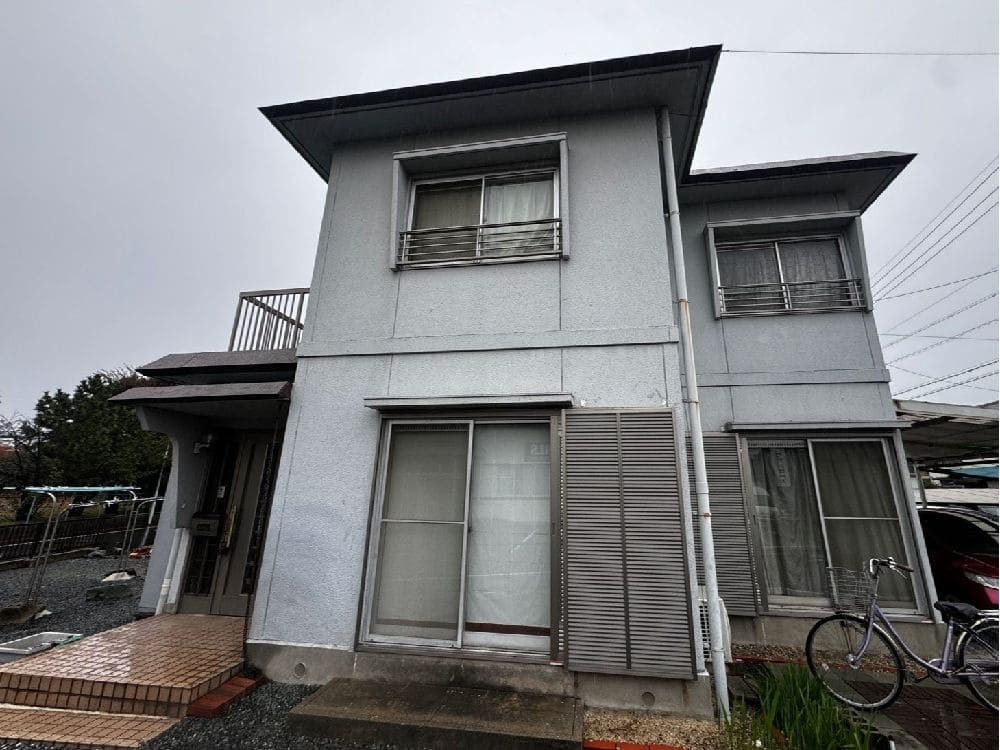 I様(四日市)_施工前_外壁全体 奈良市の外壁塗装、防水工事をリペイント匠が施工した写真