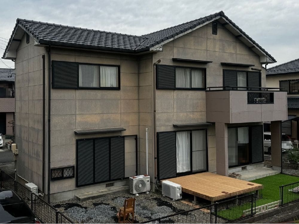 I様(四日市)施工前_外壁全体 (3) 奈良市の外壁塗装、防水工事をリペイント匠が施工した写真