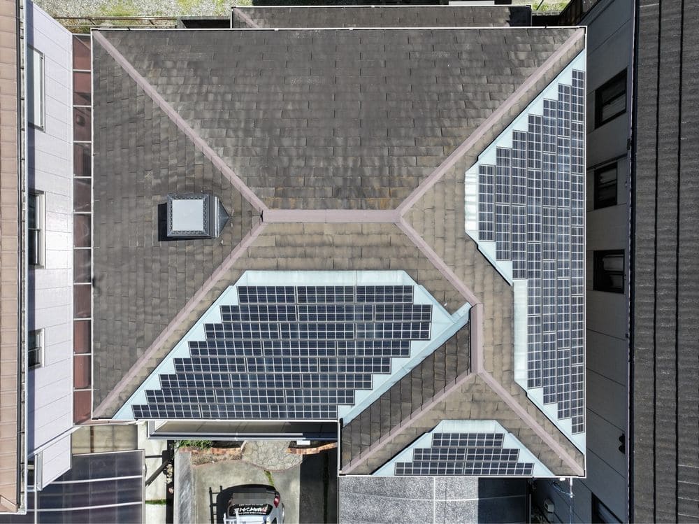 施工前_屋根全体 生駒市で外壁塗装と屋根工事をリペイント匠が施工した写真