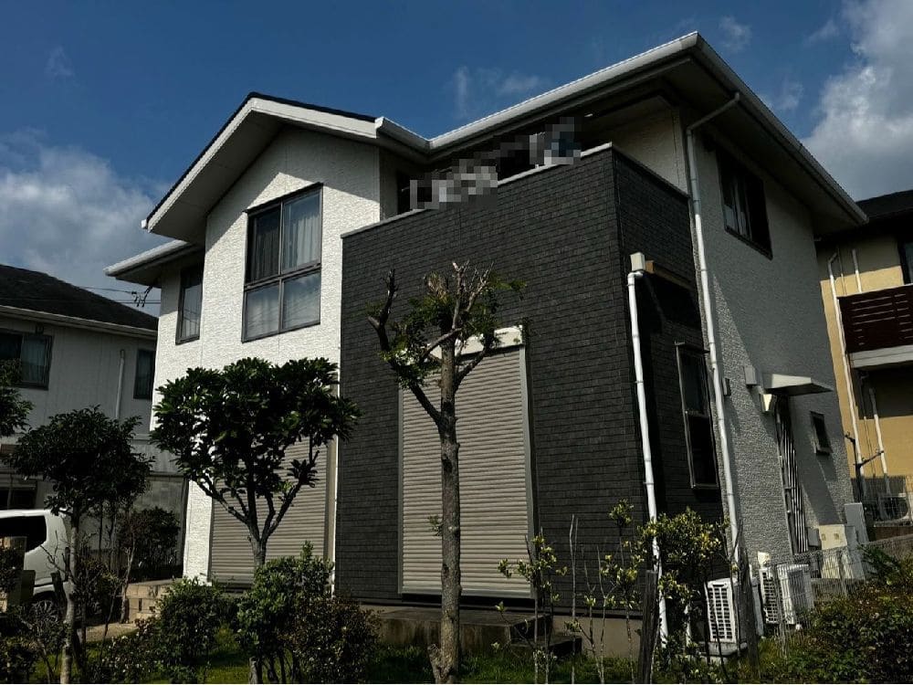 N様(四日市)施工前_外壁全体 (2) 奈良市の外壁塗装、屋根塗装、防水工事をリペイント匠が施工した写真