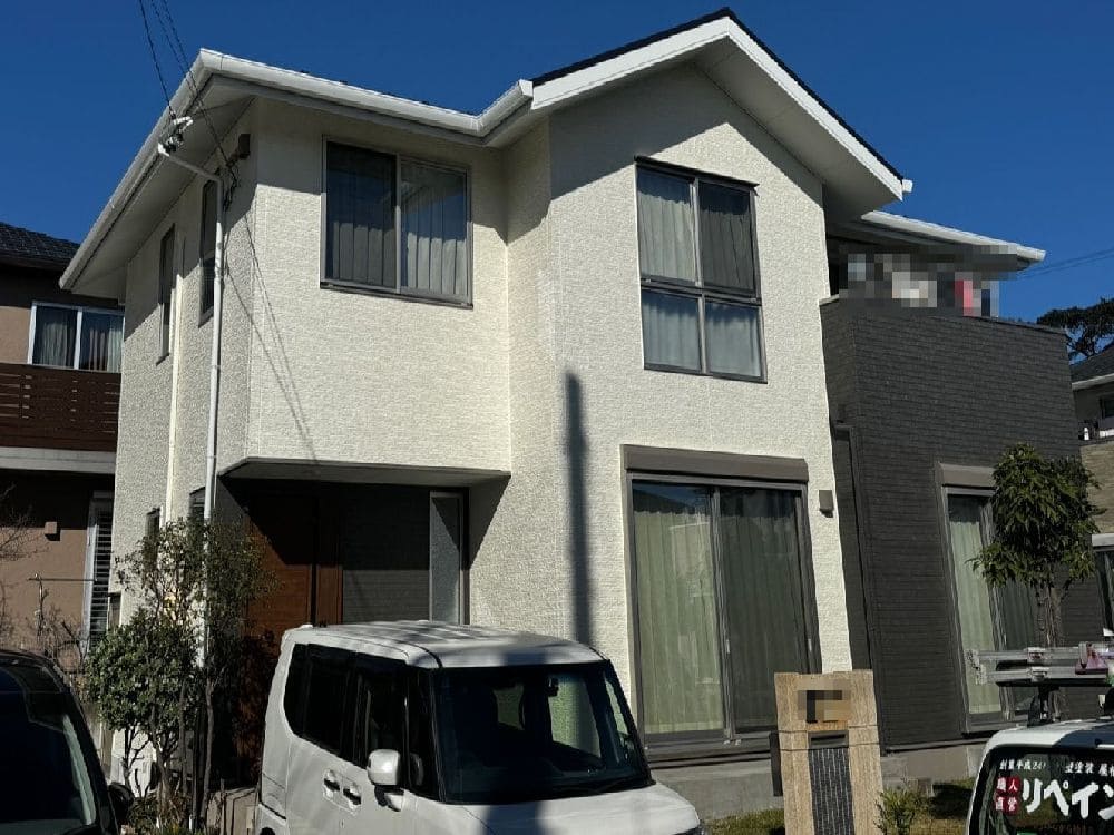 N様(四日市)施工後_外壁全体 (3) 奈良市の外壁塗装、屋根塗装、防水工事をリペイント匠が施工した写真