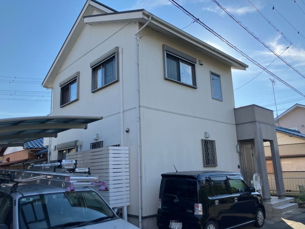 施工前_外壁全体 生駒市で外壁屋根塗装と防水工事をリペイント匠が施工した写真