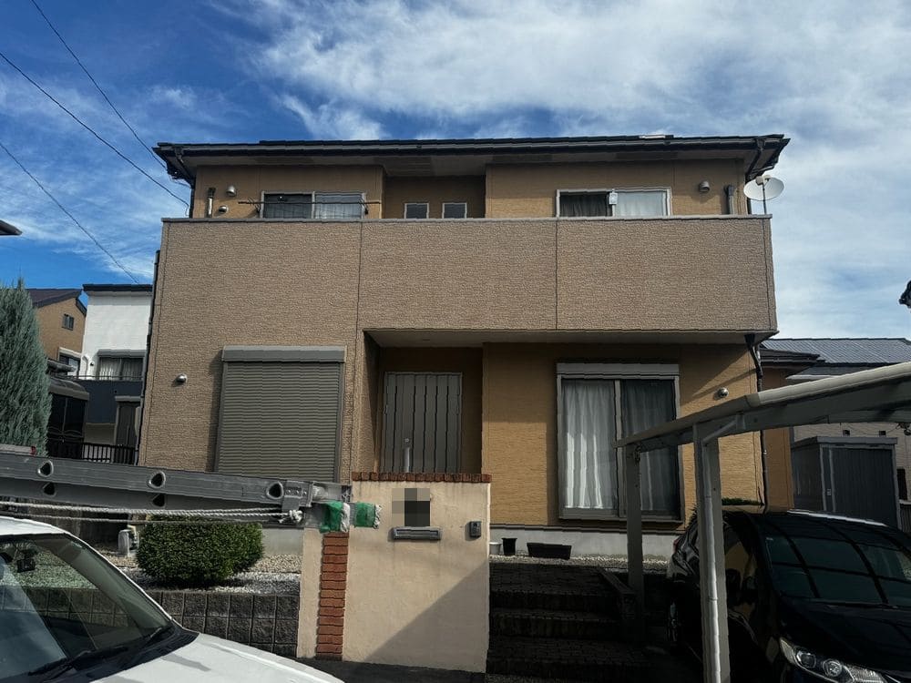 O様(奈良市陽だまりの丘)_施工前_外壁全体 奈良市の外壁塗装、屋根塗装、防水工事をリペイント匠が施工した写