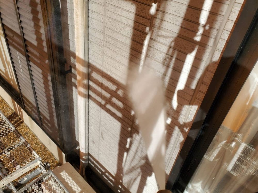 生駒市_M様_高圧洗浄(外壁) 生駒市の外壁塗装、屋根塗装をリペイント匠が施工した写真