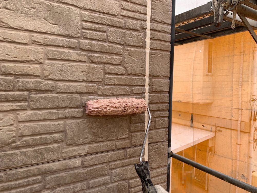 生駒市_O様_外壁(下塗り) 生駒市の外壁塗装、屋根塗装をリペイント匠が施工した写真