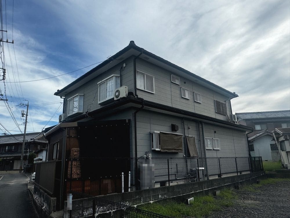 生駒市_N様_施工前_全体 (3) 生駒市の外壁塗装、屋根塗装をリペイント匠が施工した写真