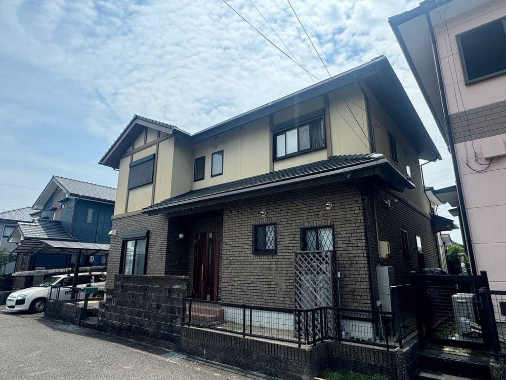 三重郡菰野町_K様_施工前_外壁全体② 三重郡菰野町の外壁塗装をリペイント匠が施工した写真
