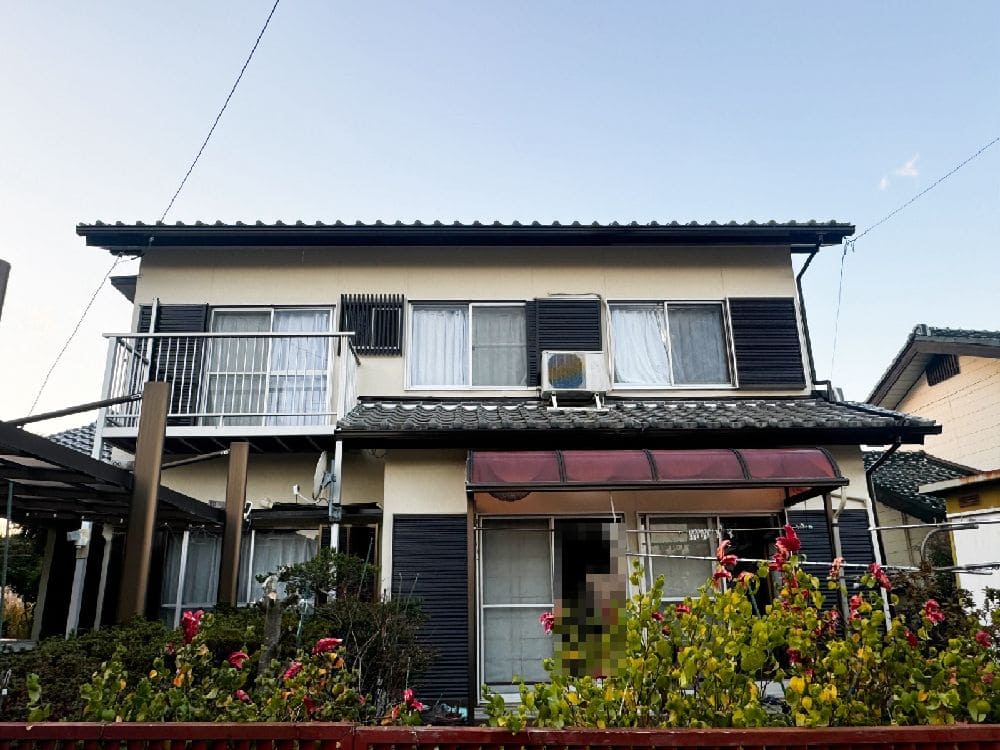U様(四日市)施工後_外壁全体 (5) 奈良市の外壁塗装をリペイント匠が施工した写真
