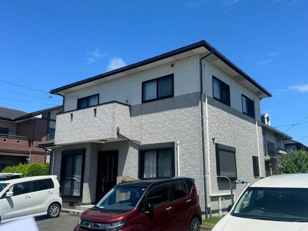 生駒市_O様_全体_施工前 (2) 生駒市の外壁塗装、屋根塗装をリペイント匠が施工した写真
