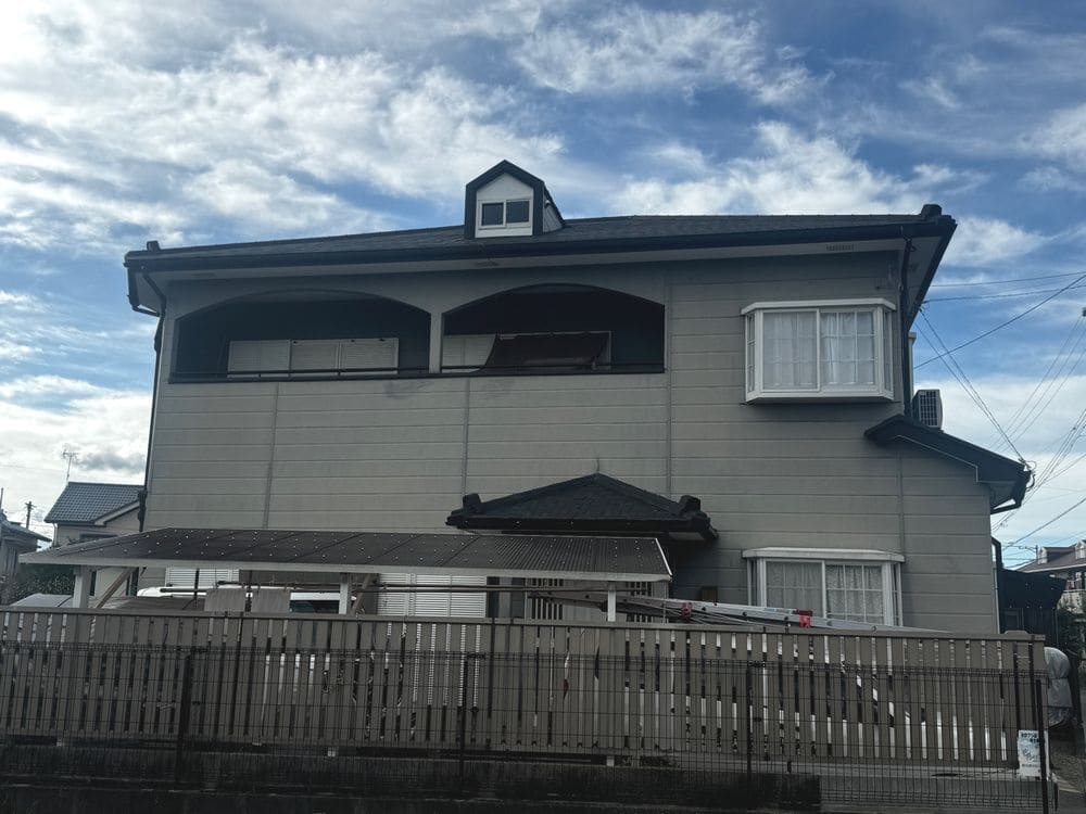 生駒市_N様_施工前_全体 生駒市の外壁塗装、屋根塗装をリペイント匠が施工した写真