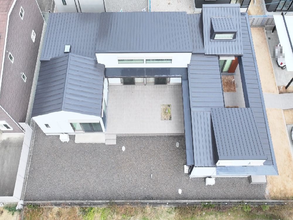 W様(津)施工後_屋根全体 奈良市で外壁塗装、屋根塗装をリペイント匠が施工した写真