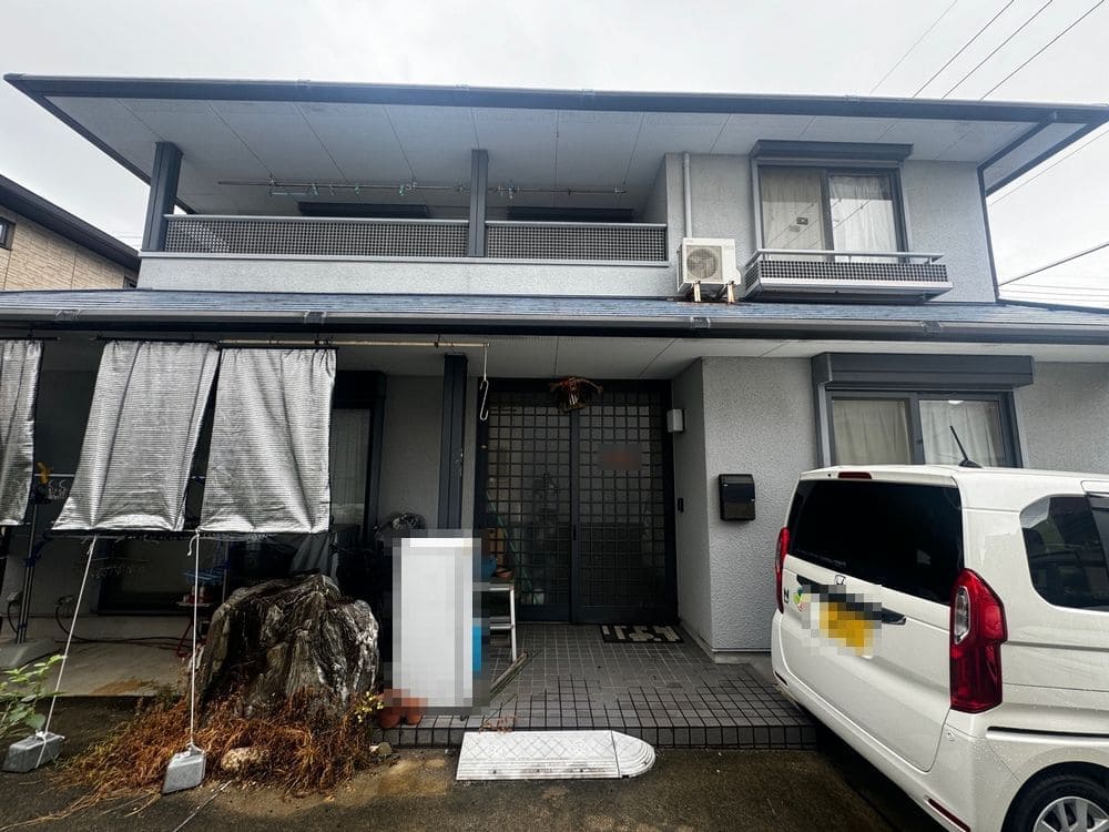 生駒市_Y様_施工前_外壁全体 (1) 生駒市の外壁塗装、屋根塗装をリペイント匠が施工した写真