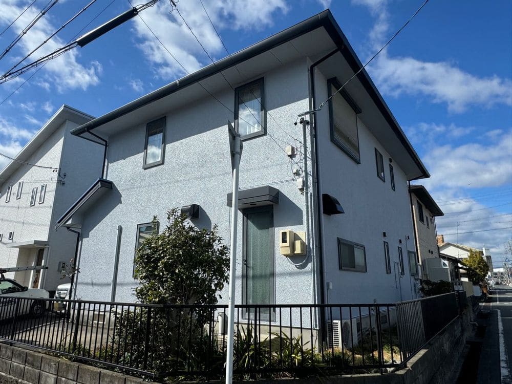 生駒市_Y様_施工後_外壁全体 (3) 生駒市の外壁塗装、屋根塗装をリペイント匠が施工した写真