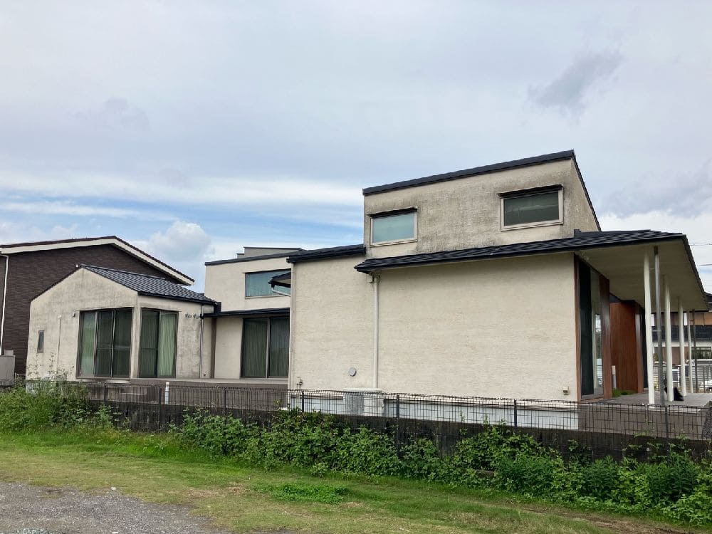 W様(津)施工前_外壁全体 (2) 奈良市で外壁塗装、屋根塗装をリペイント匠が施工した写真