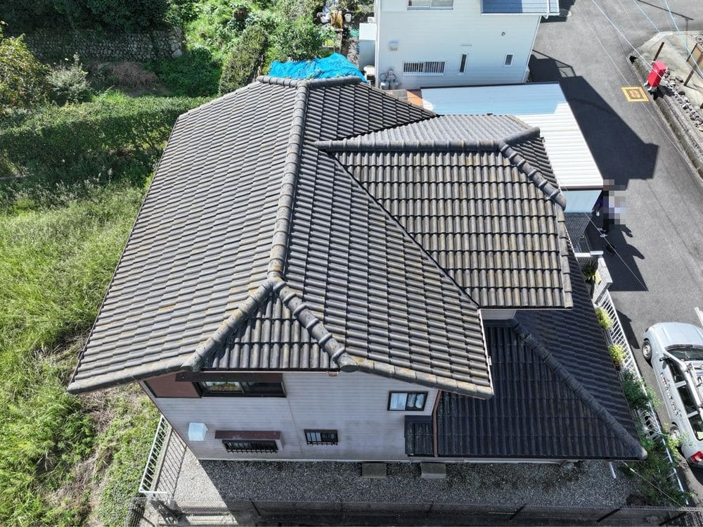 施工前_屋根全体 生駒市で外壁・屋根塗装をリペイント匠が施工した写真