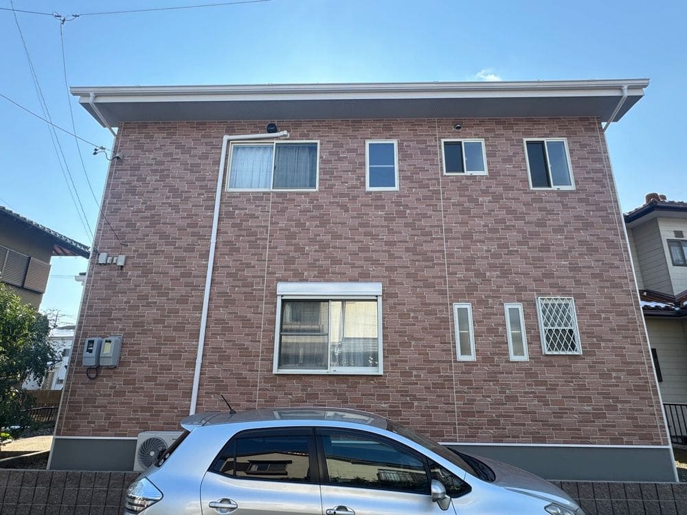 I様(三重郡菰野町)施工後_外壁全体 三重郡菰野町の外壁塗装、防水工事をリペイント匠が施工した写真