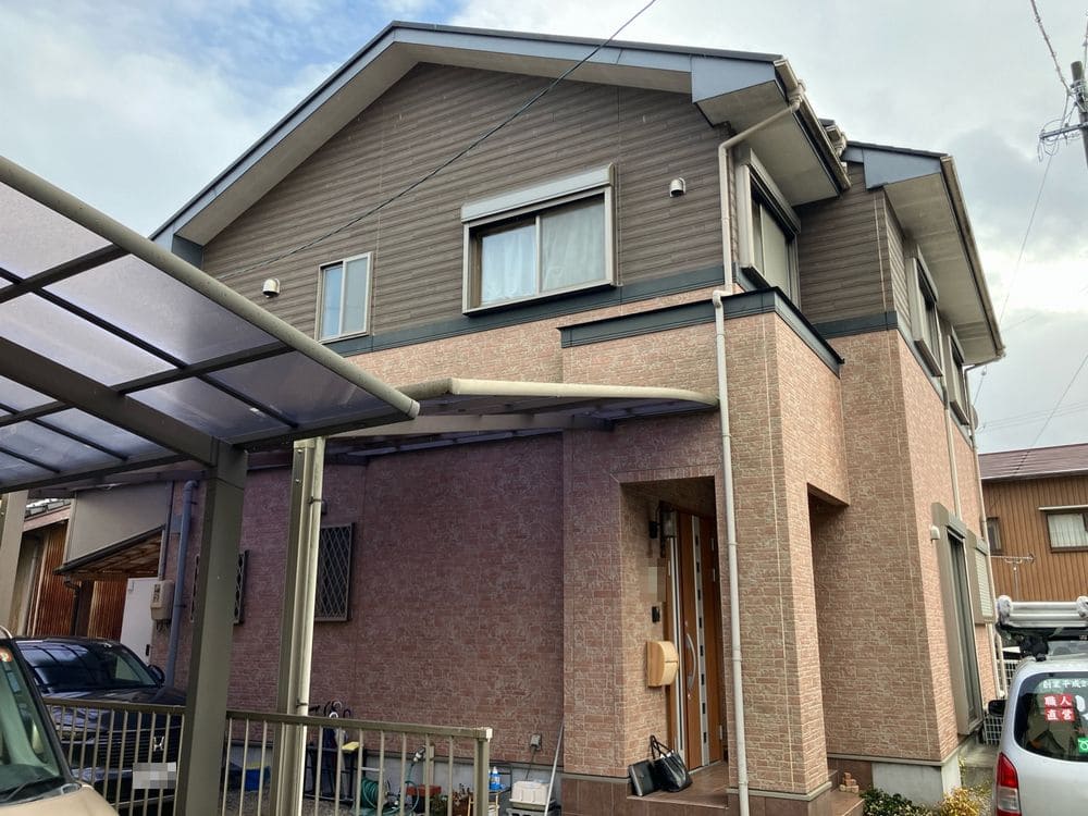 施工前_外壁全体 (2) 尾鷲市の外壁塗装・屋根工事・防水工事をリペイント匠が施工した写真