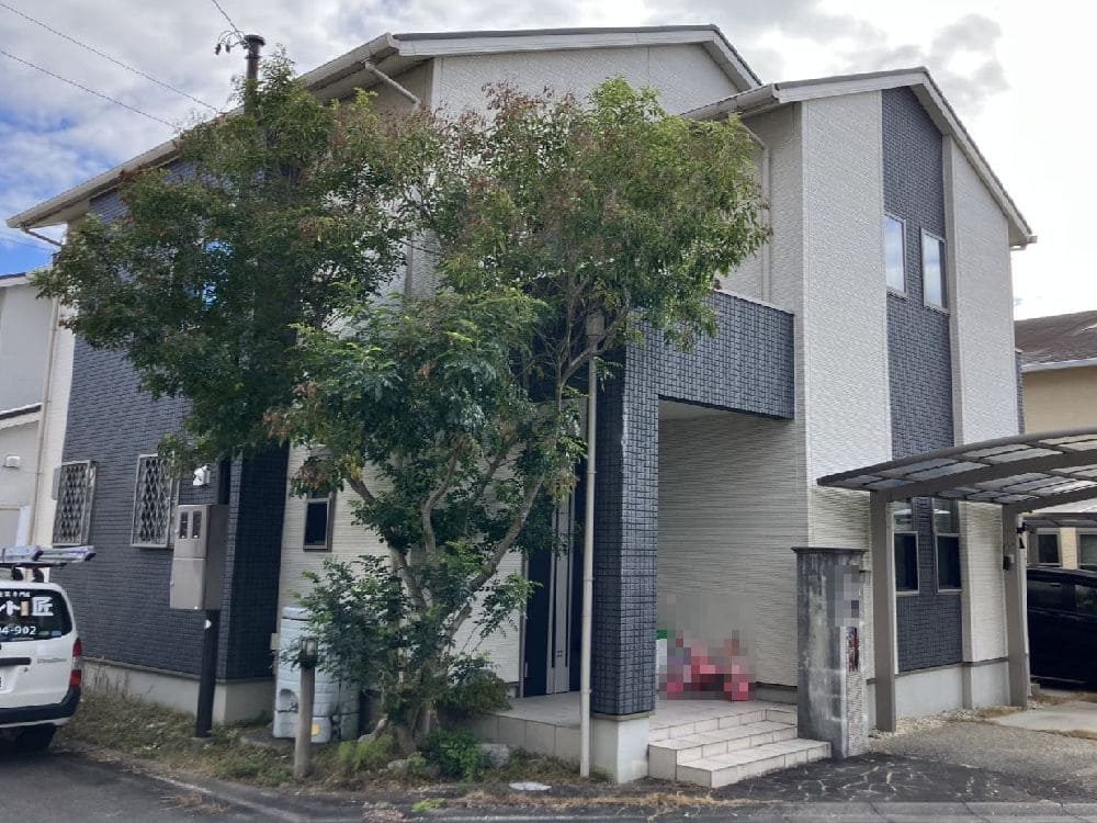 K様(津)施工前_外壁全体 (14) 奈良市で外壁塗装、屋根塗装をリペイント匠が施工した写真