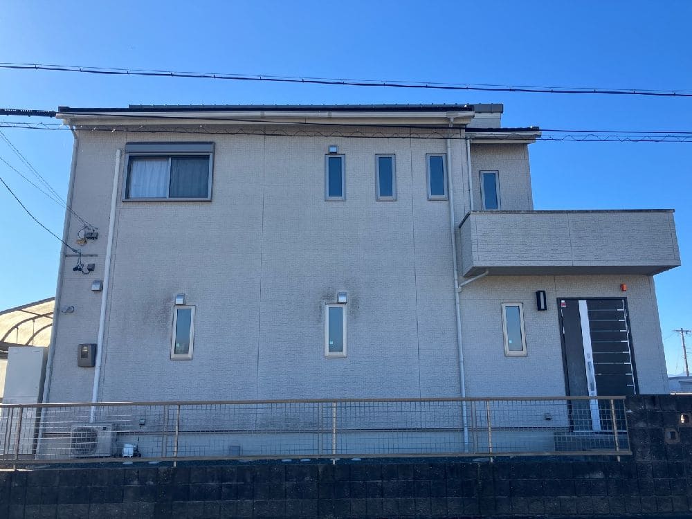 M様(津)施工前_外壁全体 (10) 奈良市で外壁塗装をリペイント匠が施工した写真