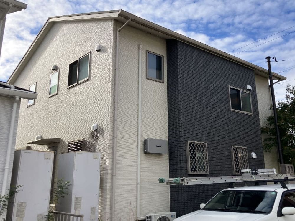 K様(津)施工前_外壁全体 (15) 奈良市で外壁塗装、屋根塗装をリペイント匠が施工した写真