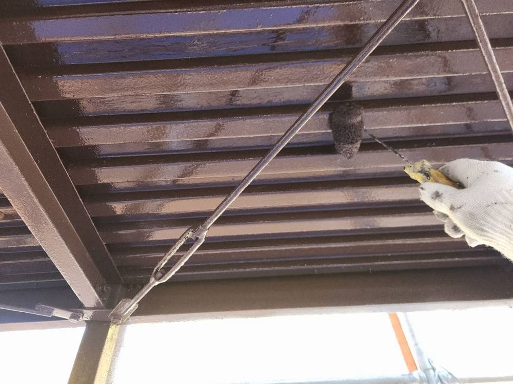 奈良市_O様_軒天(上塗り) 奈良市の外壁・屋根塗装をリペイント匠が施工した写真