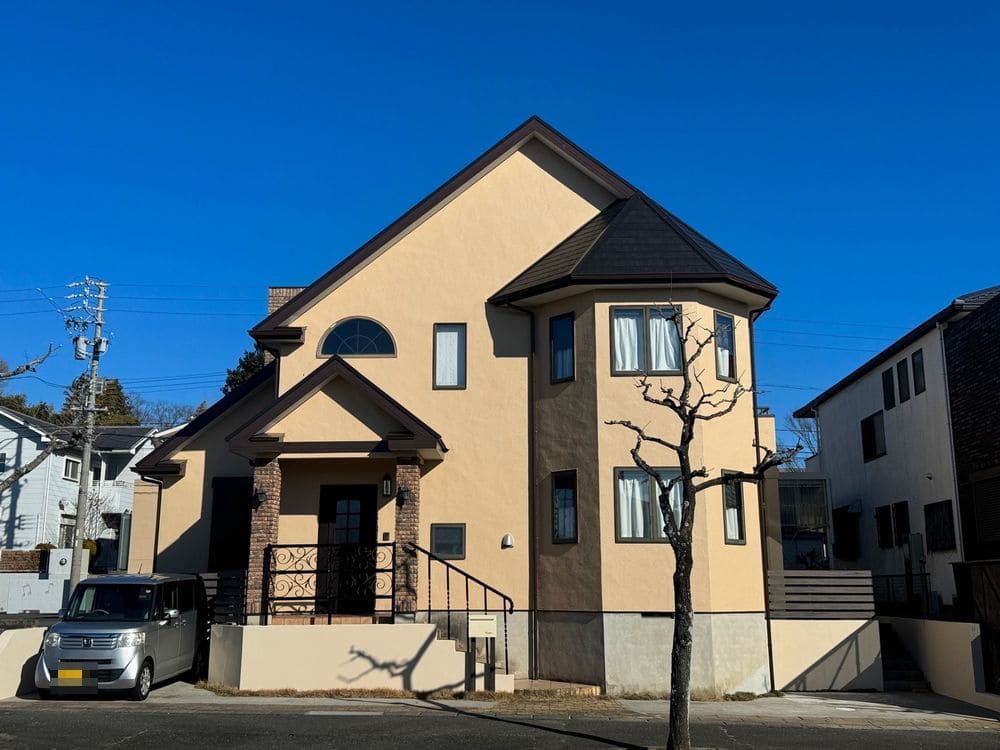 K様(奈良市星見ヶ丘)施工後_外壁全体 (2) 奈良市の外壁塗装、屋根塗装、防水工事をリペイント匠が施工した写真