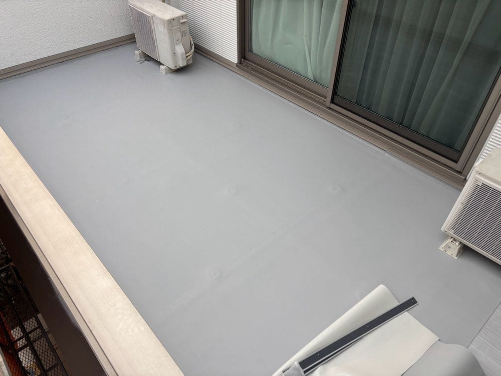 奈良市_I様_防水②(長尺シート貼り) 奈良市の防水工事をリペイント匠が施工した写真