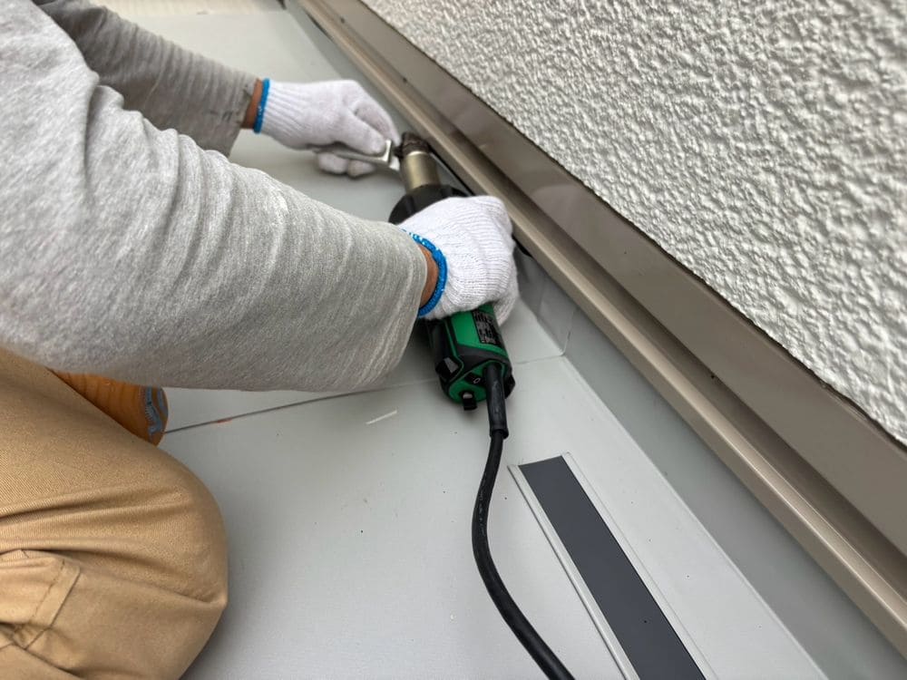 奈良市_I様_防水①(長尺シート貼り) 奈良市の防水工事をリペイント匠が施工した写真