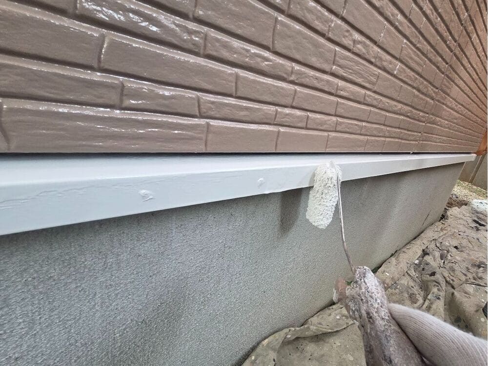 K様(鈴鹿)水切り(上塗り) 生駒市で外壁塗装、防水工事をリペイント匠が施工した写真