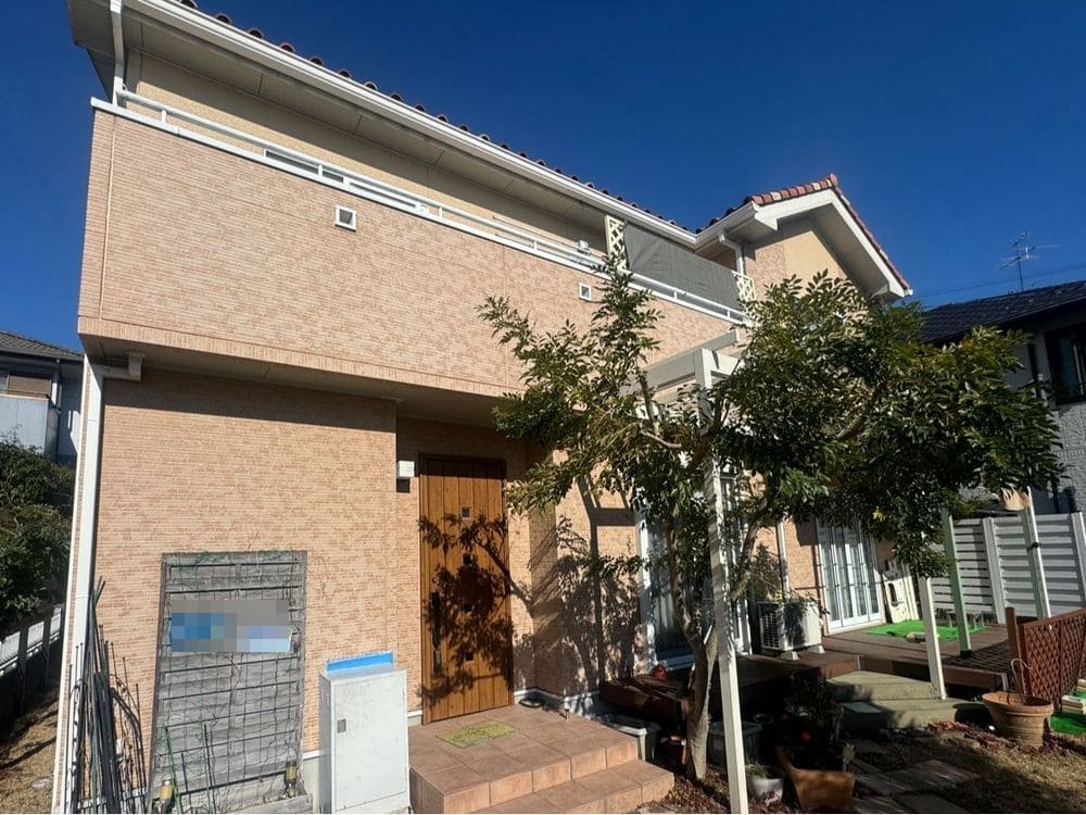 K様(生駒市)_施工前_外壁全体 (6) 生駒市の外壁塗装、防水工事をリペイント匠が施工した写真