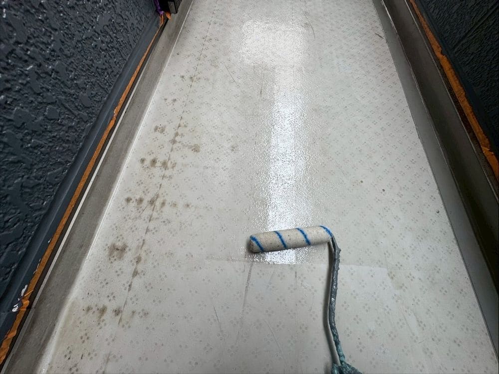 I様(橿原市すずらん台西)_防水(プライマー) 橿原市の防水工事をリペイント匠が施工した写真