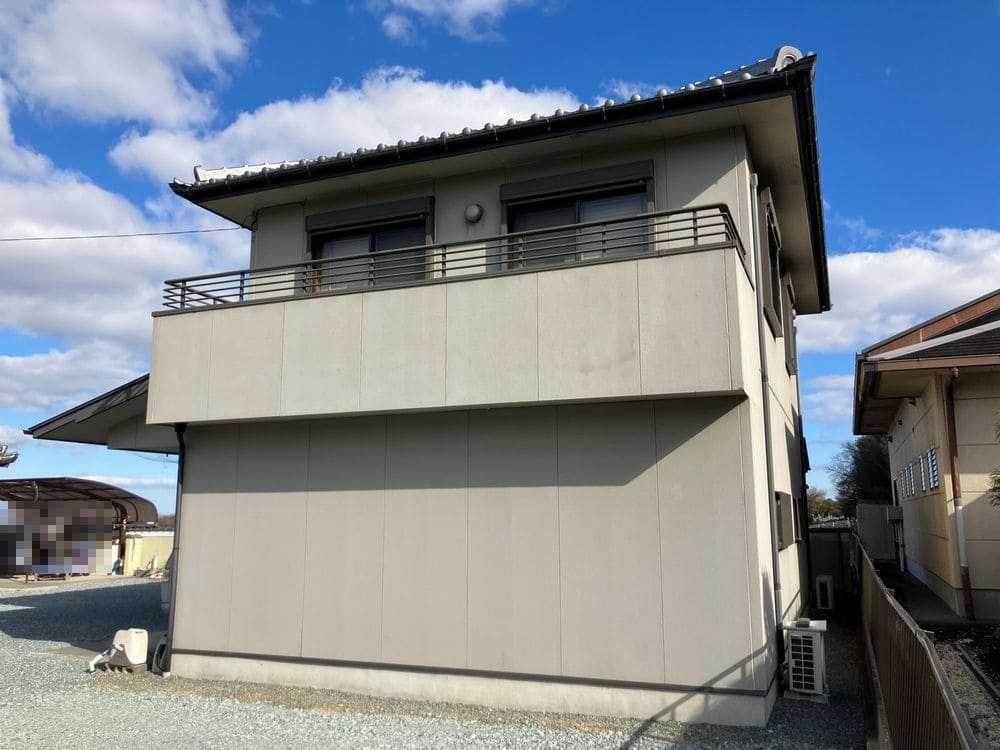 離れ_施工前_外壁全体 (2) 生駒市で外壁塗装と防水工事をリペイント匠が施工した写真