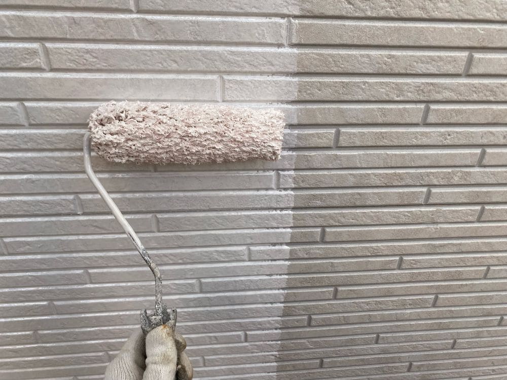 外壁(下塗り1) 生駒市で外壁塗装をリペイント匠が施工した写真