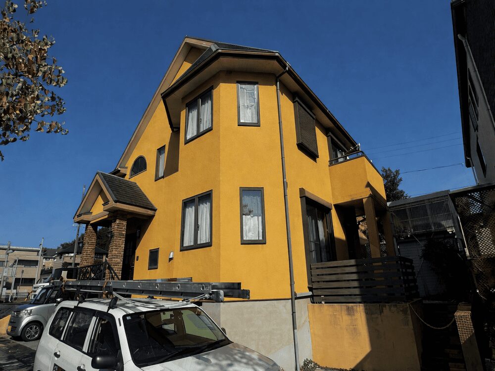 K様(奈良市星見ヶ丘)施工前_外壁全体 (3) 奈良市の外壁塗装、屋根塗装、防水工事をリペイント匠が施工した写真