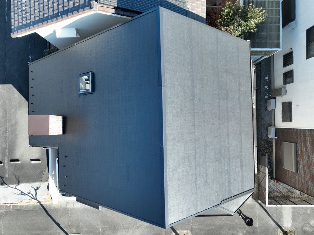 K様(奈良市星見ヶ丘)施工後_屋根全体 奈良市の外壁塗装、屋根塗装、防水工事をリペイント匠が施工した写真