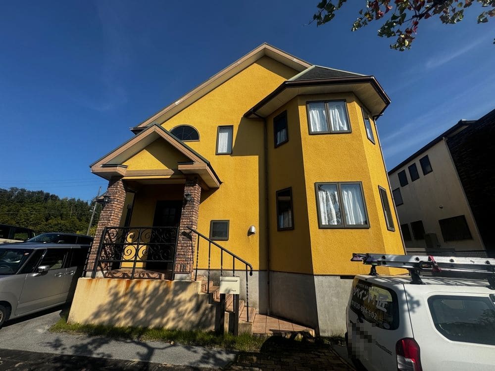 K様(奈良市星見ヶ丘)施工前_外壁全体 奈良市の外壁塗装、屋根塗装、防水工事をリペイント匠が施工した写真