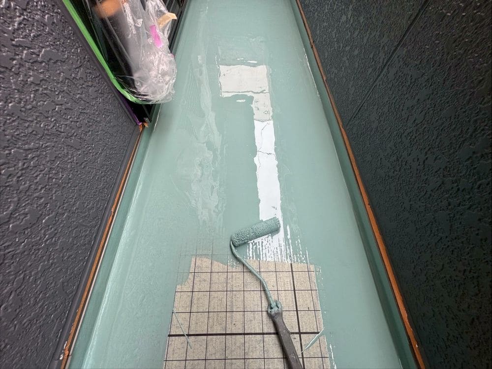 I様(橿原市すずらん台西)防水(1層目) 橿原市の防水工事をリペイント匠が施工した写真
