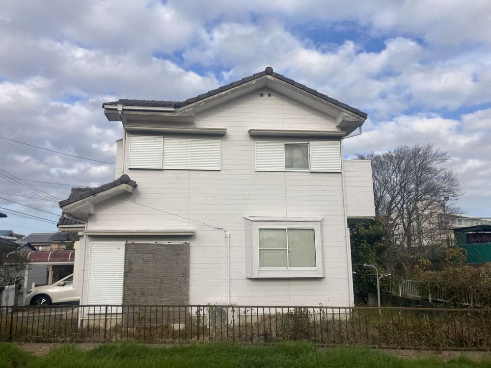 施工前_外壁全体 生駒市で外壁・屋根塗装をリペイント匠が施工した写真