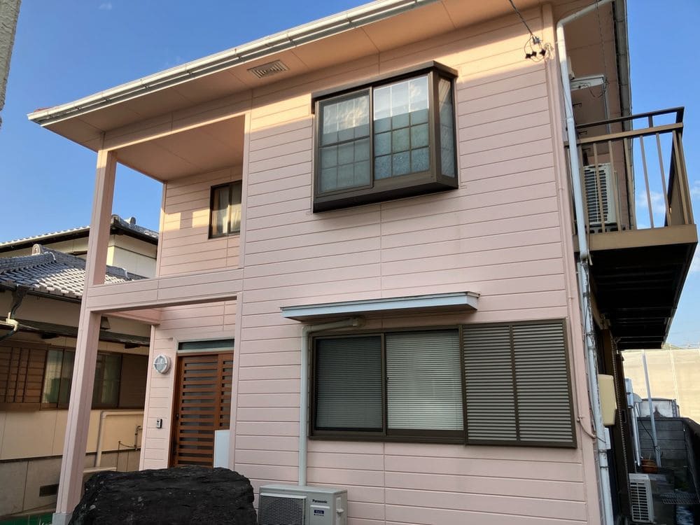 H様(生駒市中央町)_施工前_外壁全体 生駒市の外壁塗装、屋根塗装をリペイント匠が施工した写真
