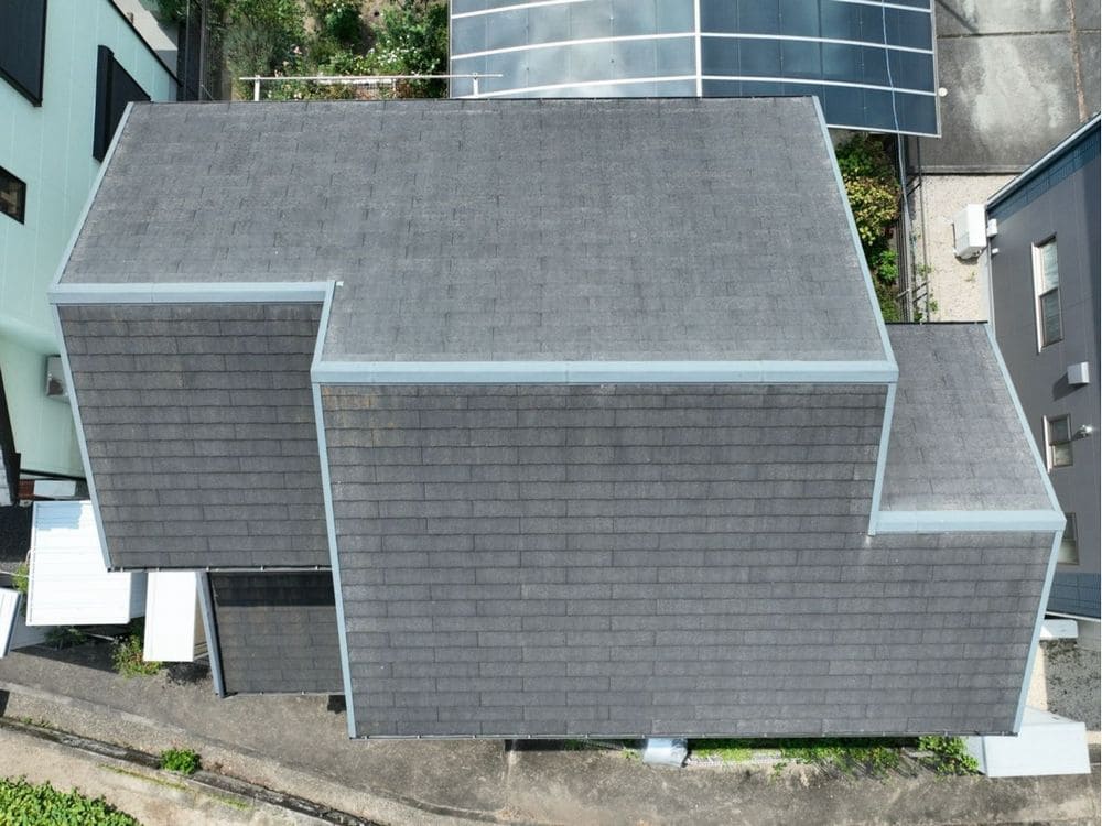 Y様(三重郡菰野町)施工前_屋根全体 (3) (1) 三重郡菰野町の外壁・防水工事をリペイント匠が施工した写真