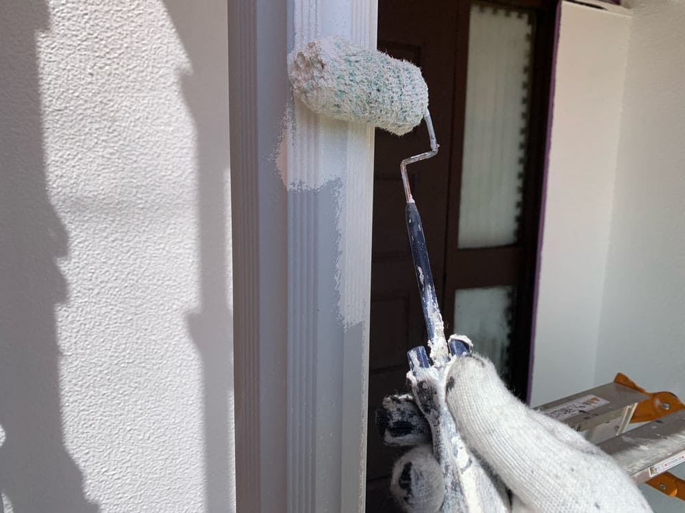T様(橿原市すずらん台西)中塗り 橿原市の外壁塗装、屋根塗装をリペイント匠が施工した写真