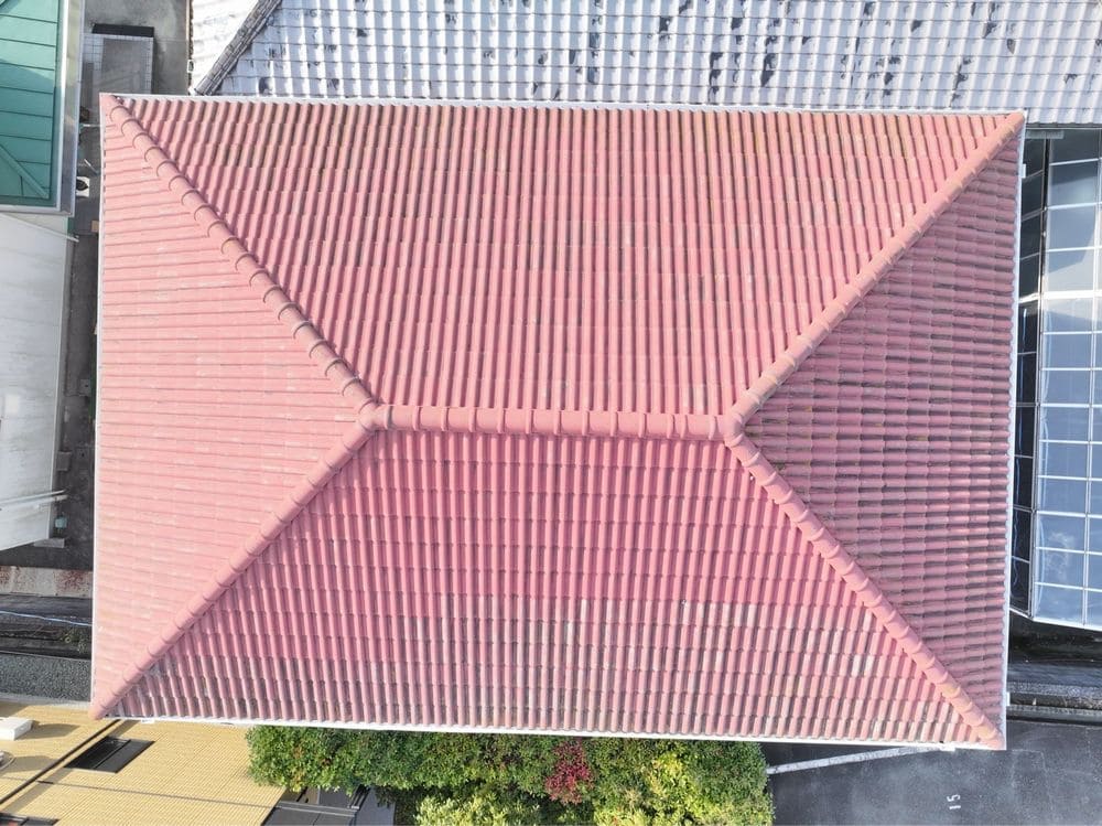 施工前_屋根全体 生駒市で外壁・屋根塗装をリペイント匠が施工した写真