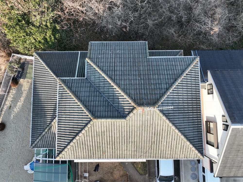 施工前_屋根全体 生駒市で外壁・屋根塗装と防水工事をリペイント匠が施工した写真
