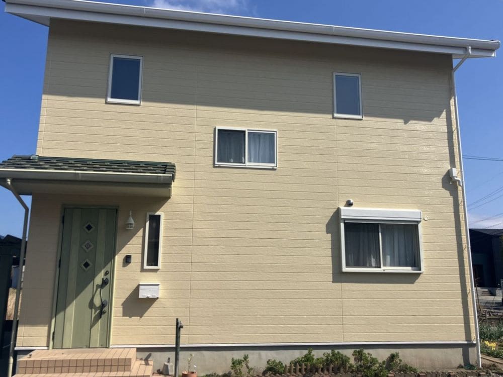 (橿原市)_施工後_外壁全体 (1) 橿原市|やさしいお色に蘇る|決め手はラジオ!保証&点検が心強い